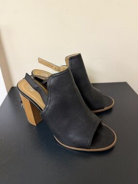 Route 66 Black Open-Peep Slingback Block Heel Sandals with Tan Stacked Heel